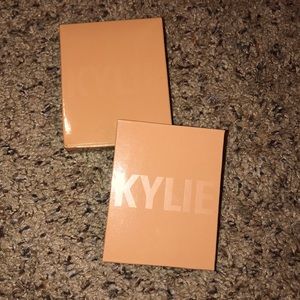 Kylie highlighter in CHOCOLATE CHERRY